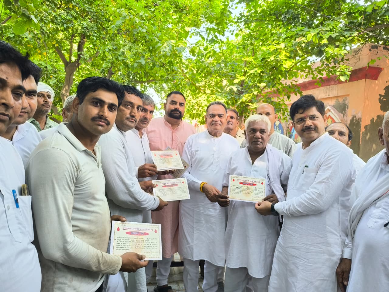 Blood donation camps were organized in Sultanpur and Ghirai villages to mark the conclusion of the Seva Pakhwada.